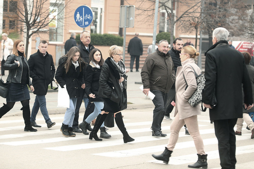 Domaći političari: Građanima treba više poštovanja