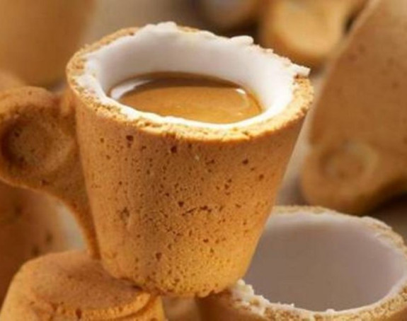 Kafa u jestivoj šoljici od vanila biskvita!