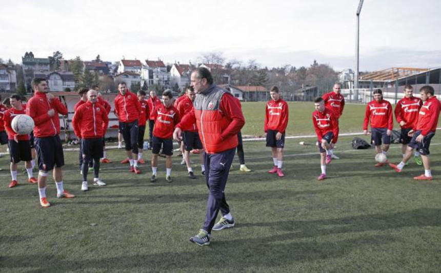 Звезда кренула, Гроф ''пецка'' Партизан, Јовановић остаје...!