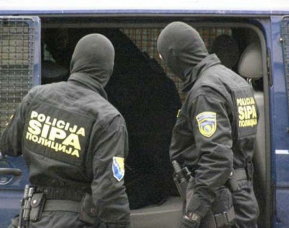 Велика Кладуша: Сипа ухапсила три особе