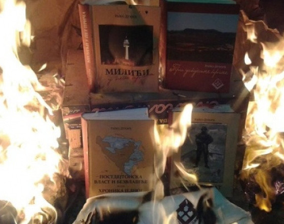 Revolt radnika: Gori "stručna" literatura! 