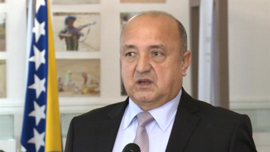 Zamjenik ministra odbrane: Neću podnijeti ostavku!