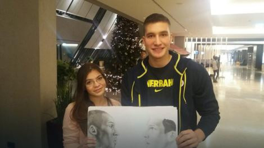 Bogdanomanija! Ova djevojčica je imala specijalne poklone za Bogdanovića...