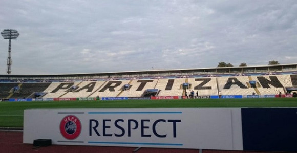 I ko ovde koga...?! UEFA: Partizan je izbačen! Partizan: Nismo! Ko je kriv?!