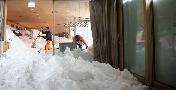 Lavina progutala i hotel