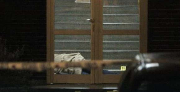 Ubijena ispred ulaza u zgradu