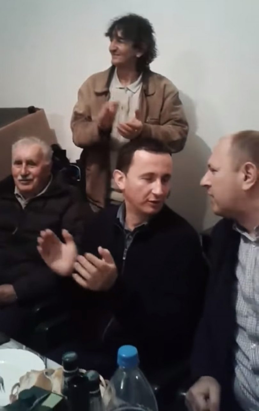 Kad skojevci zapjevaju ...