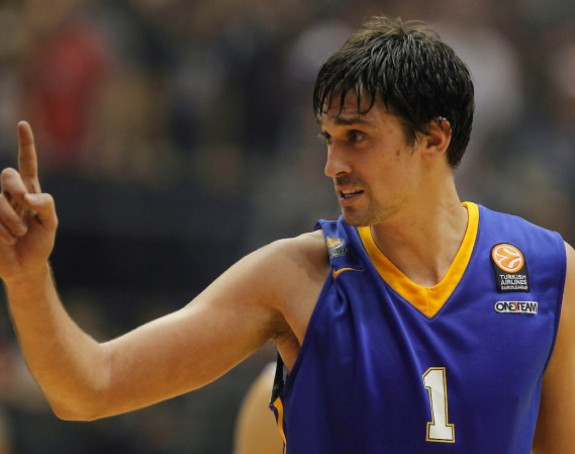 Šved i dalje van stroja!