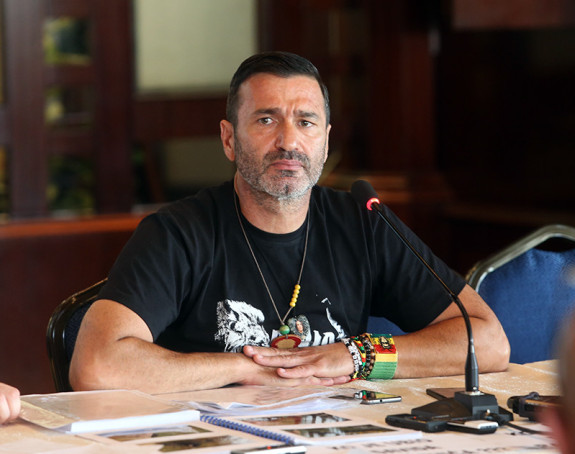 Ne vode istragu, montiraju proces