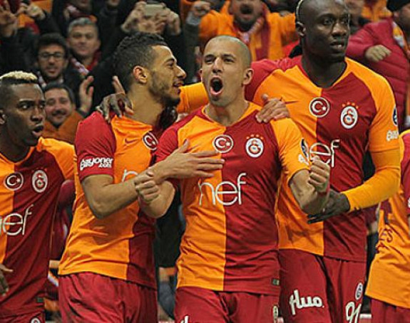 TUR: Galata se vratila u trku za titulu!