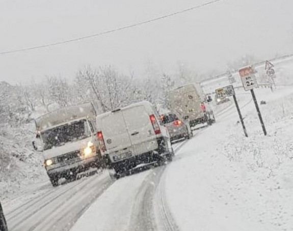 Zastoj na putu preko Vlasenice