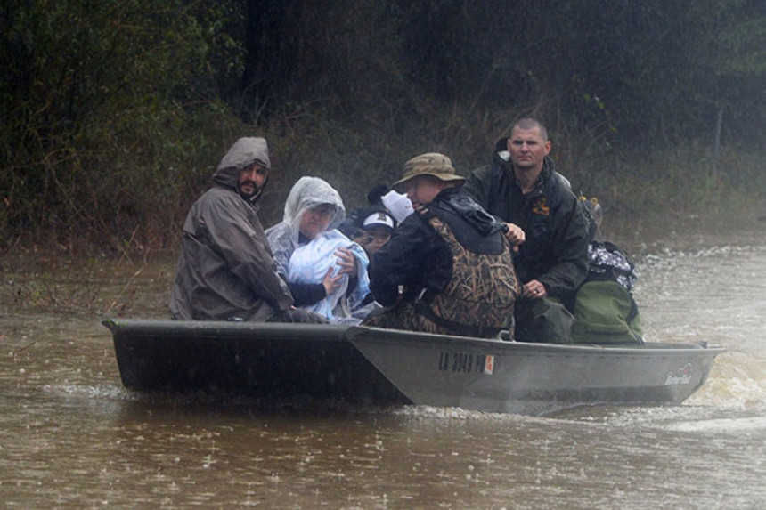 Jake kiše poplavile jug SAD, troje poginulo