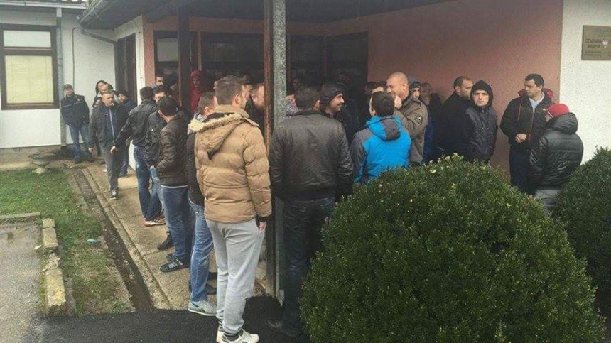 Nastavljeni protesti radnika u Milićima