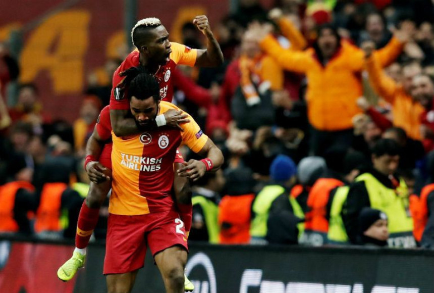 ТУР - Као на тренингу: Галата петардирала Анталију!