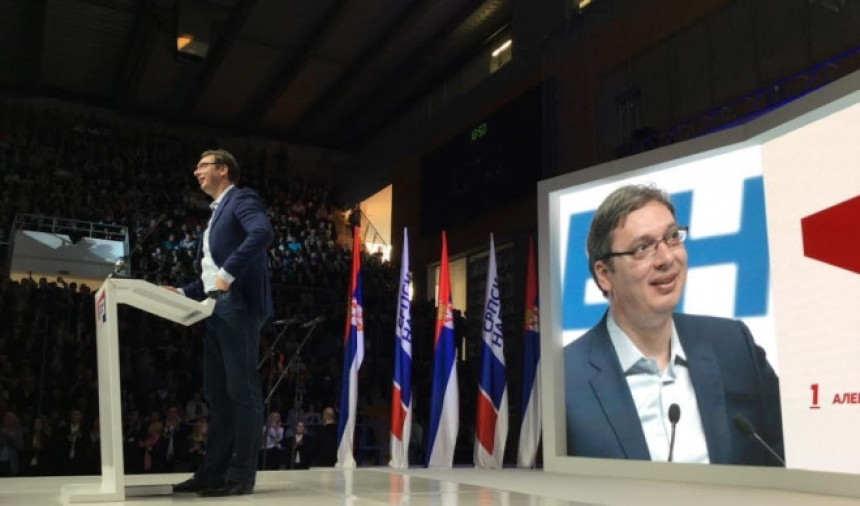 Vučić: Njihov program je da mene mrze!