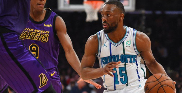 Kemba Voker se premišlja...