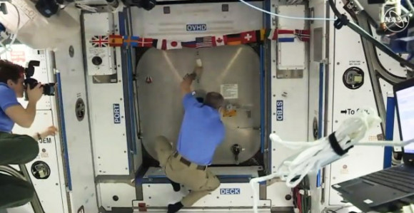 Руси ''намирисали': Жалили се НАСА