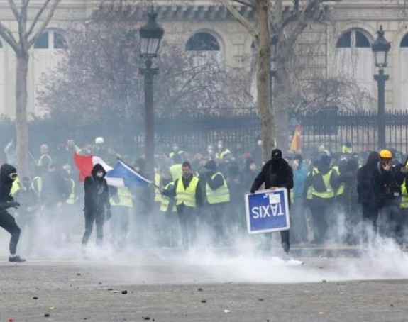 Okršaj policije i ''žutih prsluka''