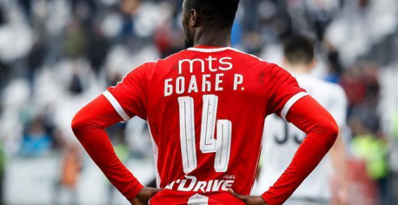 Zvezda u velikom problemu!