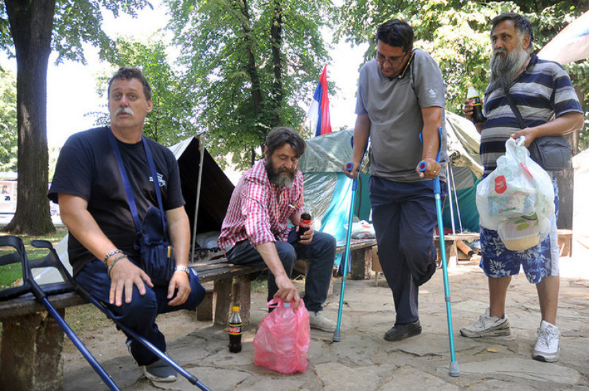 Ko napada invalide u parku?