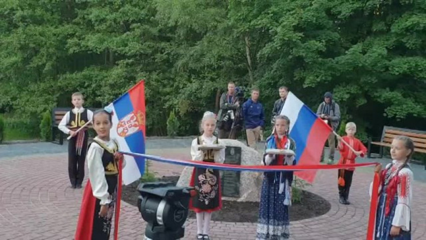 Bratske zemlje - otvoren Srpski trg u Svetlogorsku