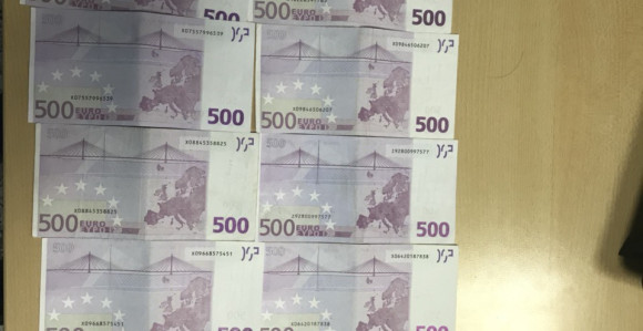 Turčin pokušao iznijeti evre