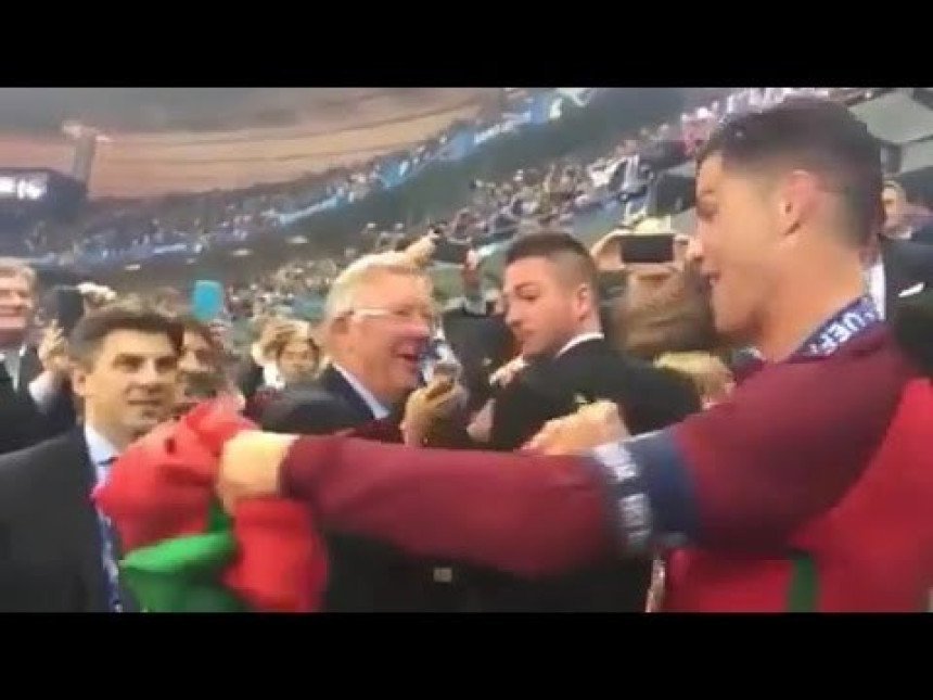 EURO, Video - ''Stvorio'' je mašinu Ronalda i prvi mu čestitao titulu!