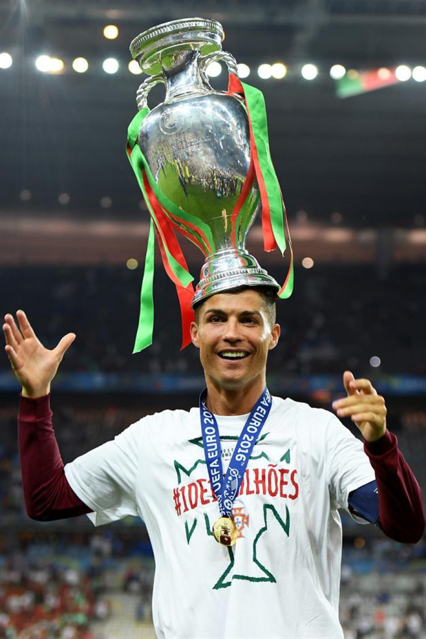 Ronaldo pred kamerama: Kakva mi je kosa?!