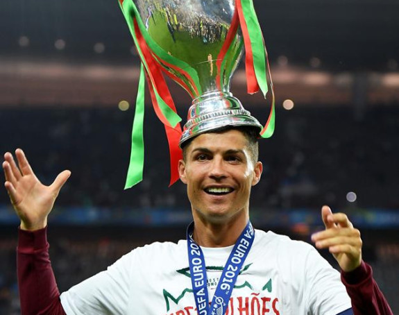 Ronaldo pred kamerama: Kakva mi je kosa?!