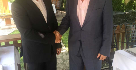 Crnadak na ručku sa Ivancovim 