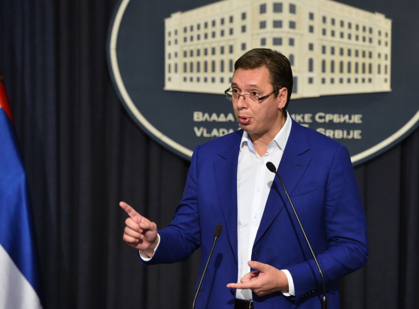 Vučić: Povećaćemo i penzije i plate