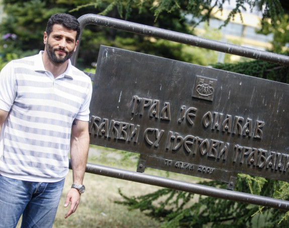 Šapić glumi da nije političar