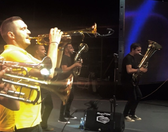 Poslije nezgode zasvirao u Guči