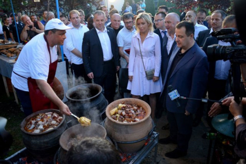 ”Nije odoljela zvucima trube”