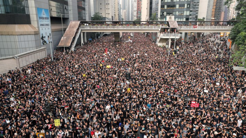 Protest: Hiljade ljudi na ulicama Hong Konga