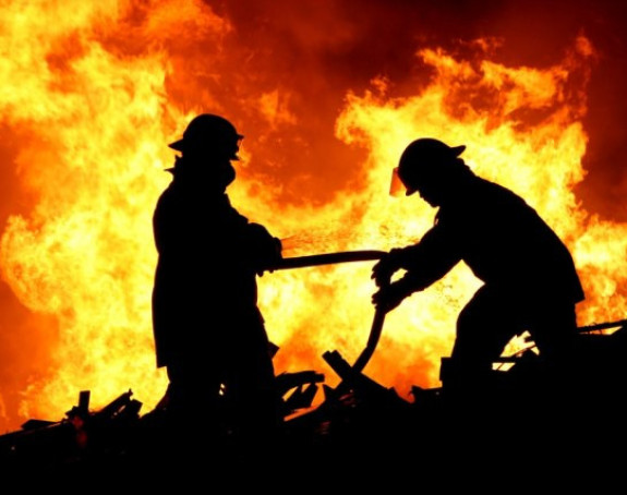 Požar na grčkom ostrvu, jak vjetar otežava gašenje