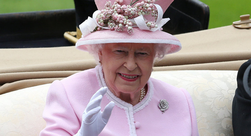 Краљица Елизабета вози „ренџ ровер“  