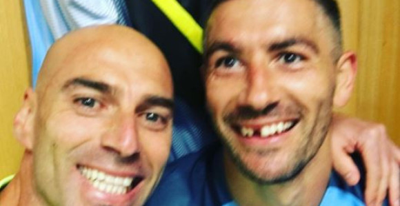 Kolarov ostao bez zuba!
