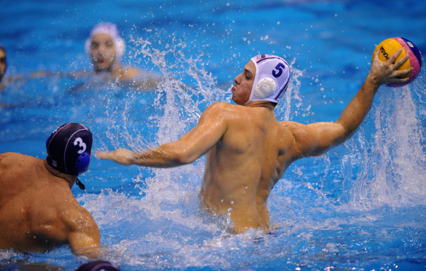 Subotić počeo i završio goleadu "delfina"!