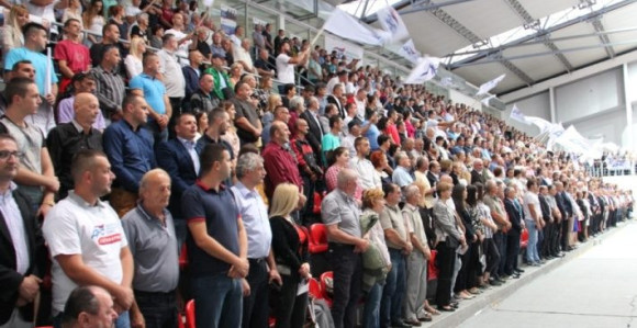 DNS: Čista obraza izlaze na izbore