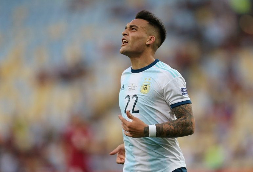 Аргентина разбила Мексико, Перу шокирао Бразил!
