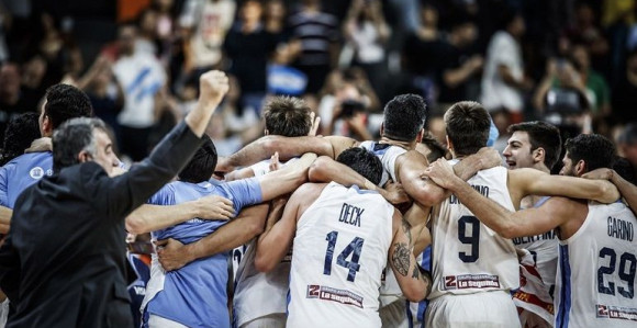 Noćioni u transu nakon pobjede nad Srbijom!