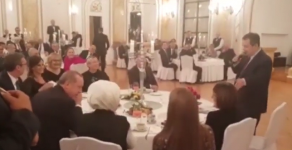 Dačić pjevao Erdoganu