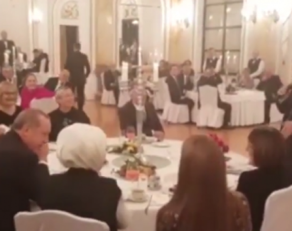 Dačić pjevao Erdoganu