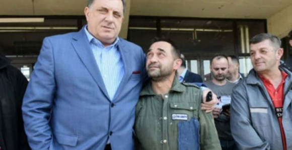 Smrtni zagrljaji Milorada Dodika