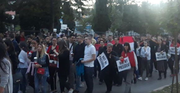 Protest protiv Željka Komšića 