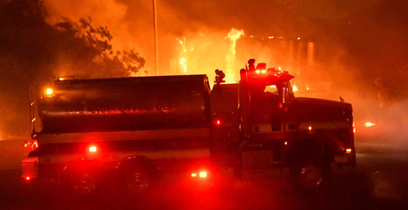Blizu 100.000 ljudi evakuisano zbog požara