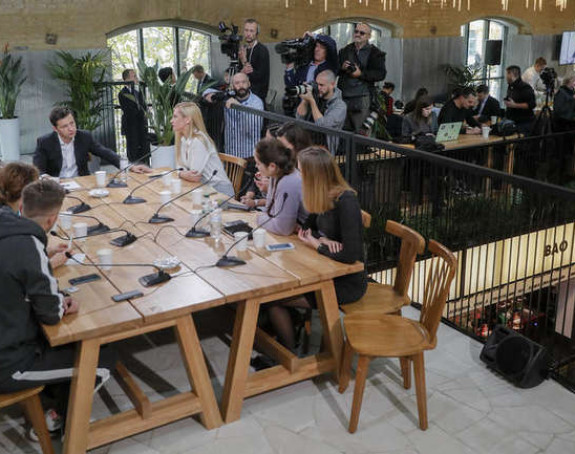 Зеленски говорио 12 сати на пресу за новинаре 