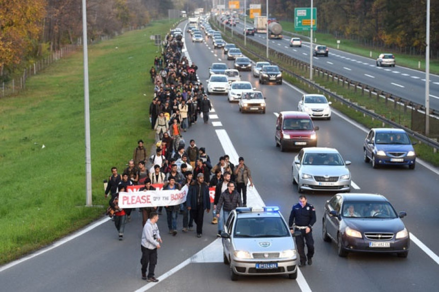 Migranti krenuli pješke ka Hrvatskoj