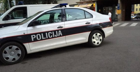 Uhapšeno šest osoba, među njima i policajac